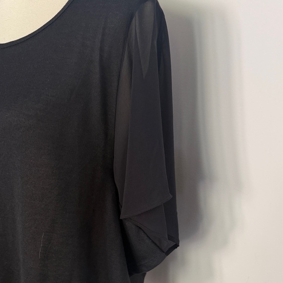Tresics Black Sheer Flutter-Sleeve Blouse - Picture 2 of 6